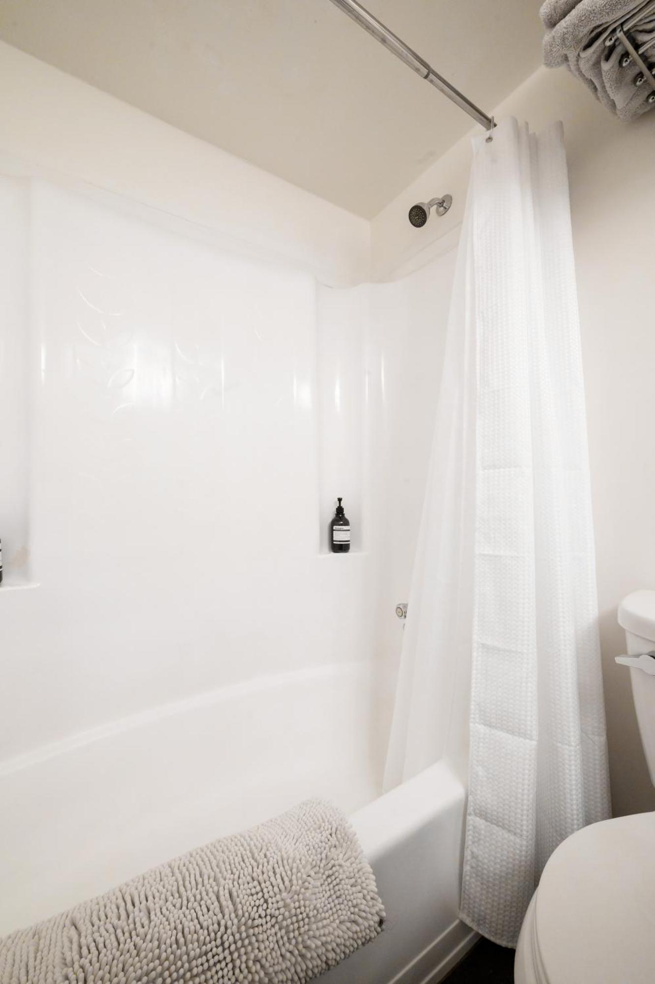 Appartement Creekside Oasis 4 Beds Pool And Hot Tub à Whistler Extérieur photo