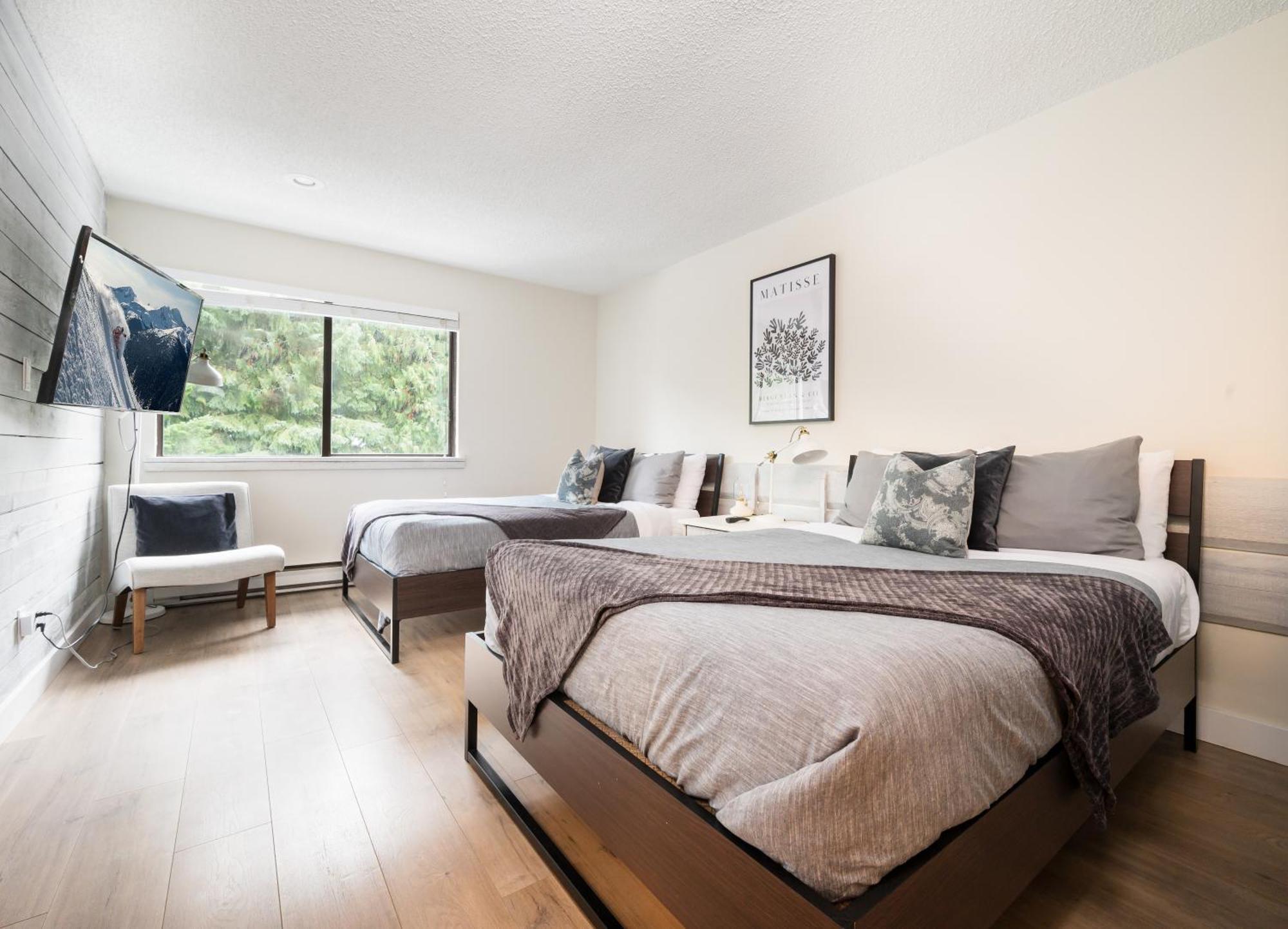 Appartement Creekside Oasis 4 Beds Pool And Hot Tub à Whistler Extérieur photo