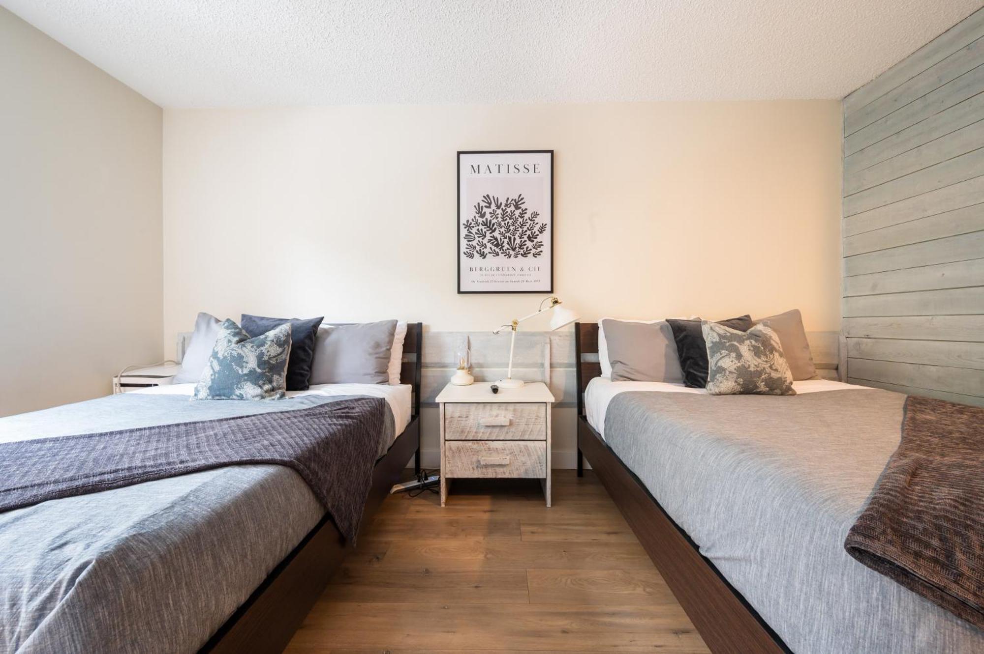 Appartement Creekside Oasis 4 Beds Pool And Hot Tub à Whistler Extérieur photo
