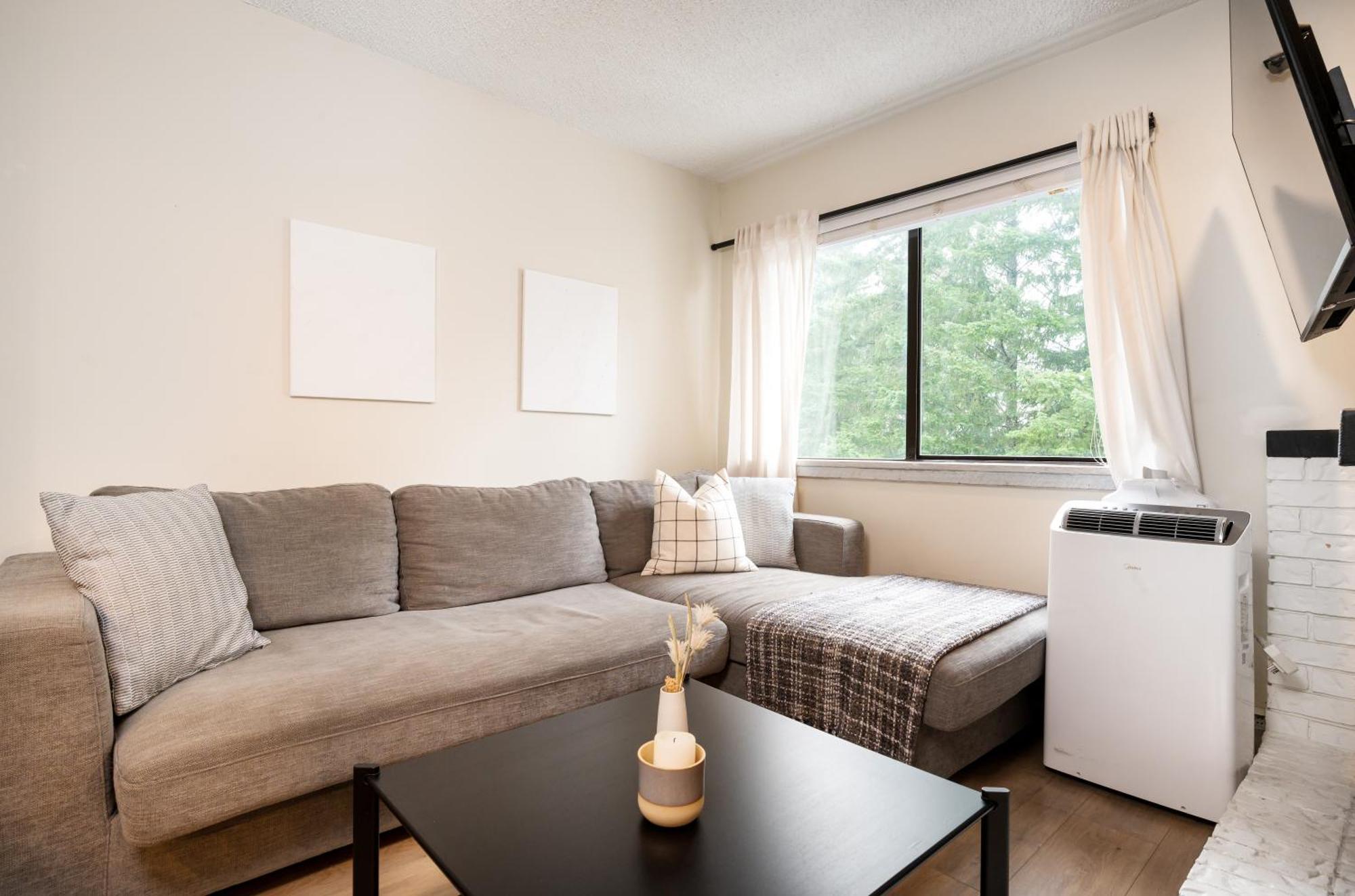 Appartement Creekside Oasis 4 Beds Pool And Hot Tub à Whistler Extérieur photo